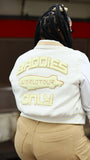 Baddies only varsity (crème/brown )